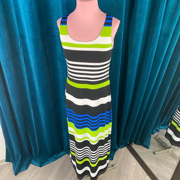 Jessica Howard U - Neckline Striped Maxi Dress - Picture 3 of 8